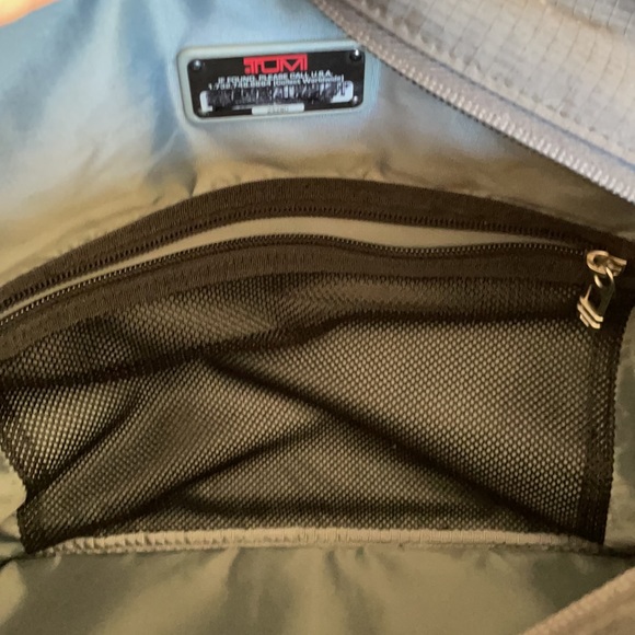 Tumi Tote like New - Picture 11 of 12